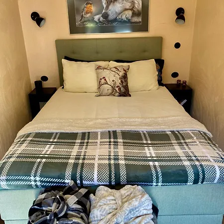 Rabbit Hole Apartment *